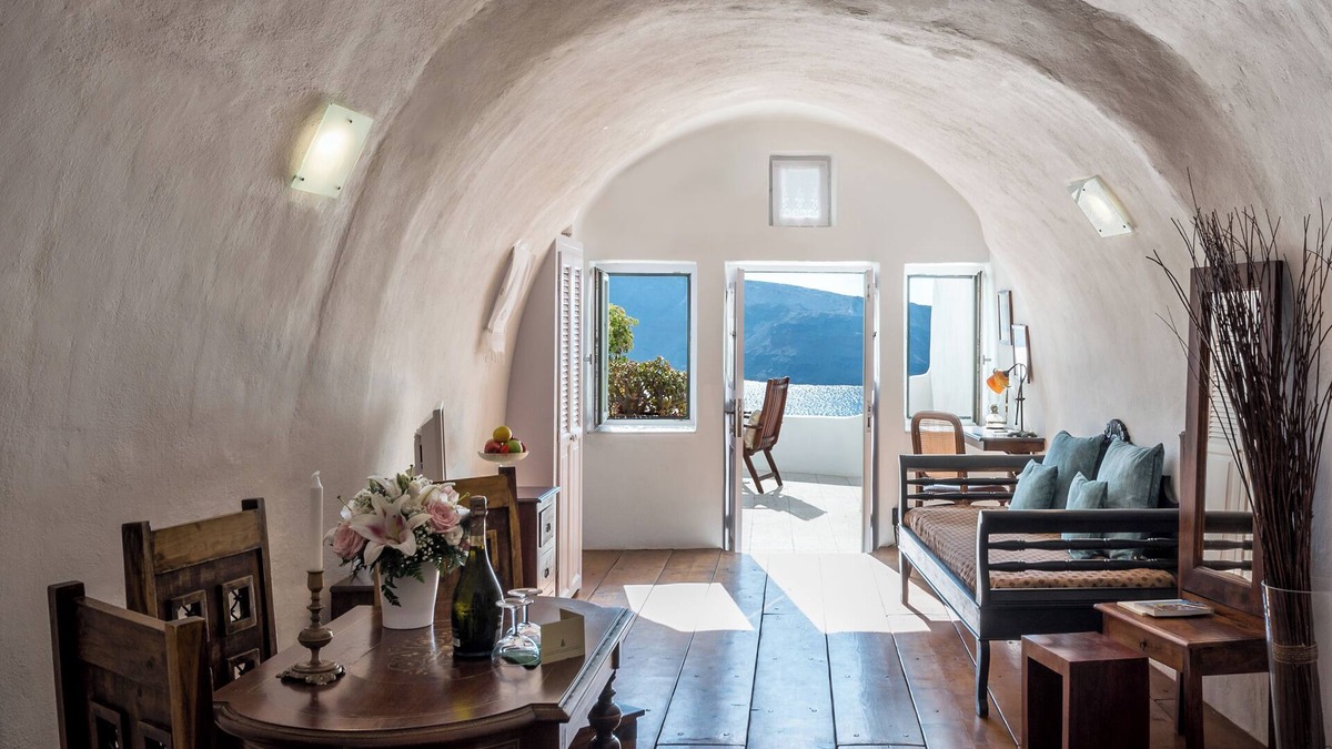 Kamari Hotel | Fanari Honeymoon Suite