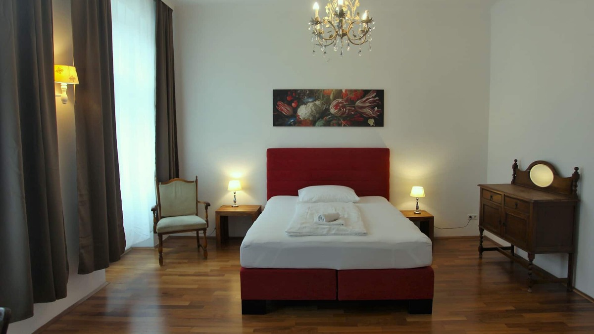 Brigittenau Apartment | Fancy 6 rooms apartment directly at Augarten