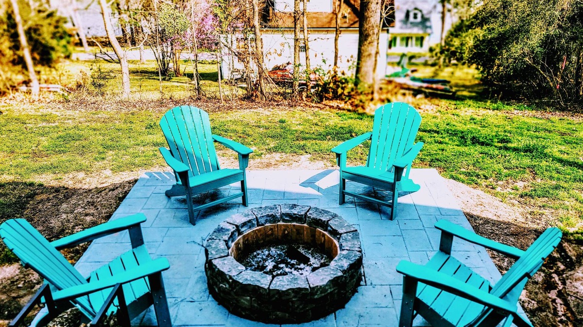 Pointblank House | FancyFoxCabin - Luxury @ the Lake, Fire Pit Grill, Boat Ramp, Arcades & Fishing