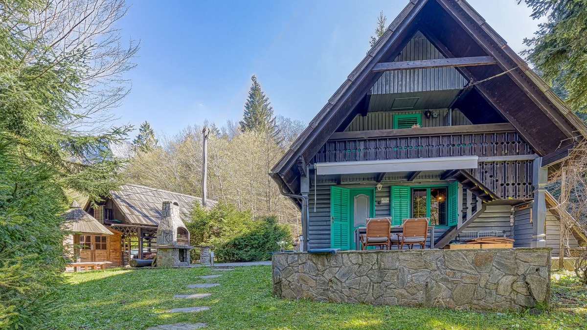 Kostel Ski Chalet | Fani's Riverside Cottage, Kostel, Slovenia