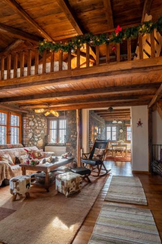 Aghios Athanasios House | Fanis & Lena