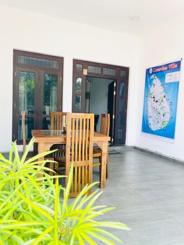 Ettukala House | Fanisha Family Villa and Restaurant
