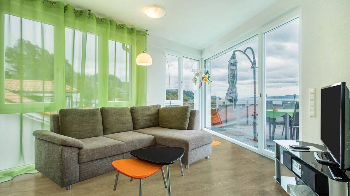 Sipplingen Apartment | Fantastic Holiday Apartment "Lilie" with Large Balcony, Lake View, Wi-Fi & TV
