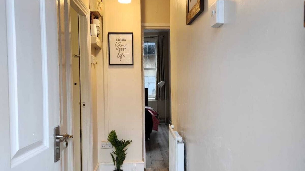 Greenwich West Apartment | Fantastic 2-bedroom apartment in Cutty-Sark, Greenwich