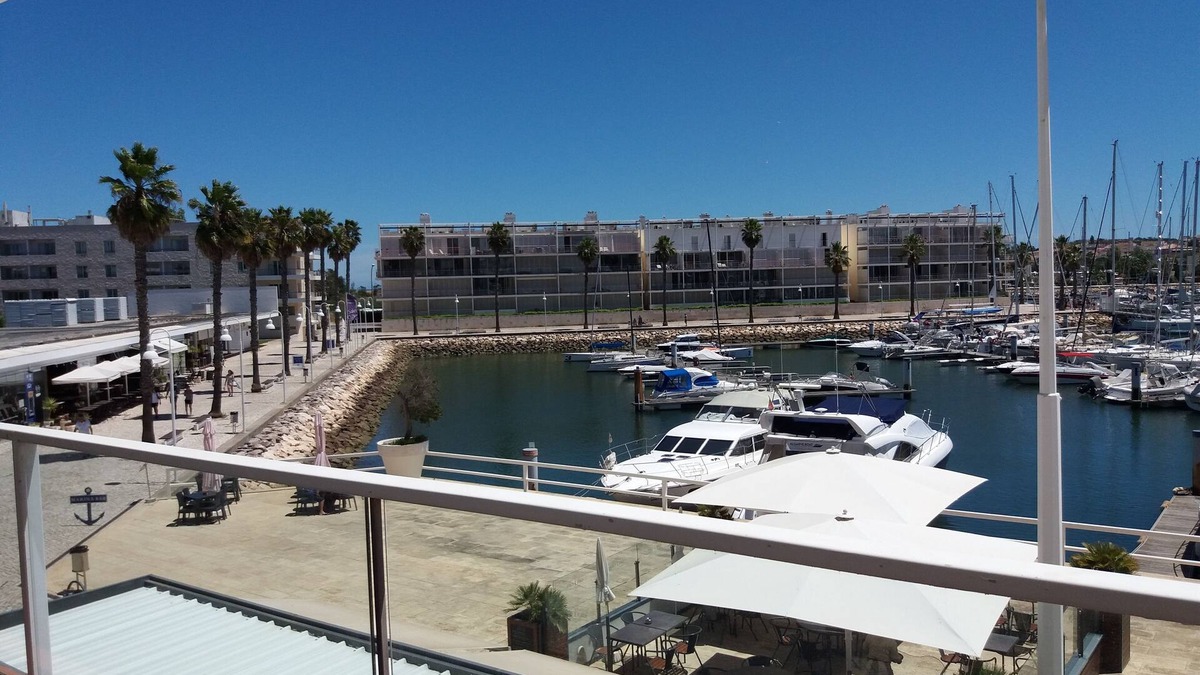 Telheiro Apartment | Fantastic 2 Bedroom Front Line Apartment overlooking the Marina