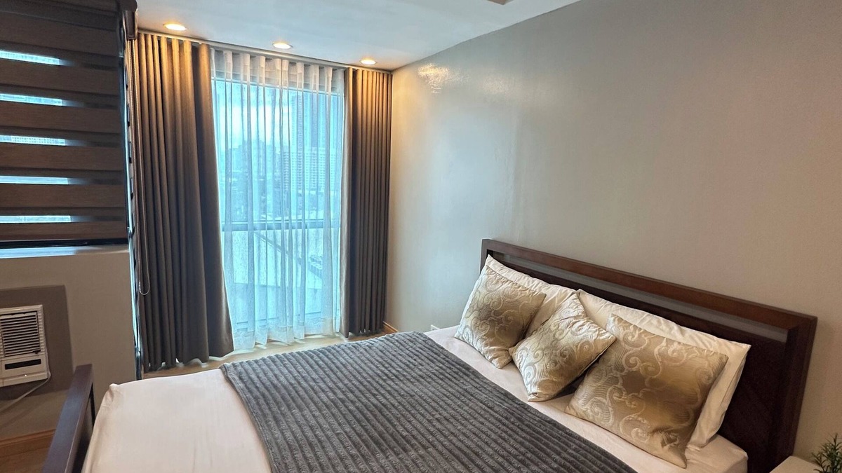 Wack-Wack Greenhills Condo | Fantastic 2-bedroom condo with AC IN BSA TWIN TOWER
