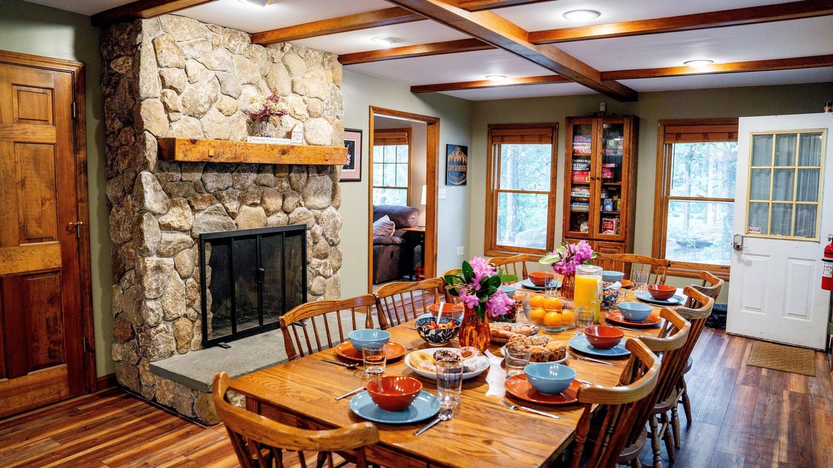 Farmington Cabin | Fantastic 4-Season Cabin at Baxter Lake - Sleeps 8 - Dog Friendly