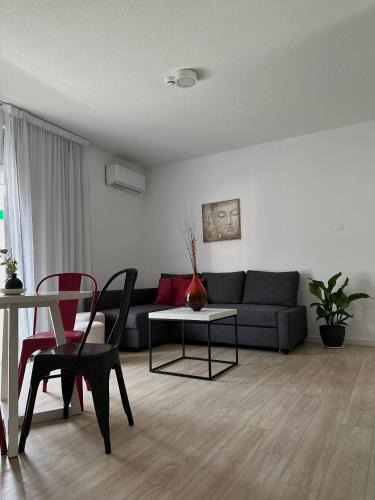 Larnaca City Centre Apartment | Fantastic Apartment 163 in Finikoudes