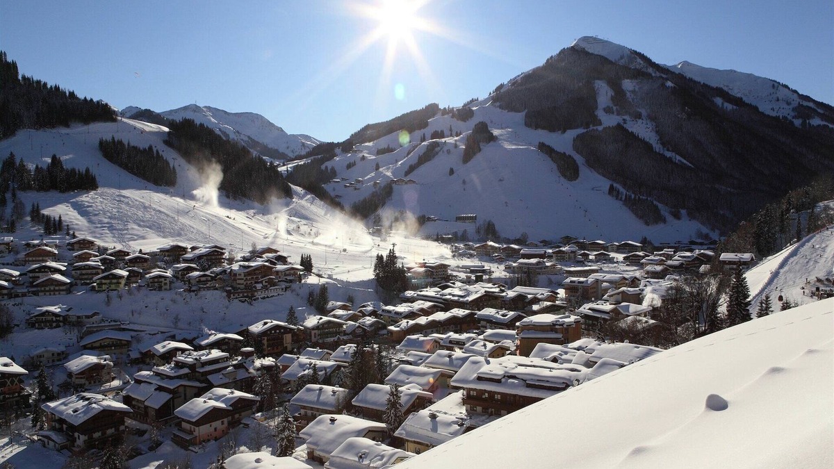 Saalbach-Hinterglemm Ski Chalet | Fantastic chalet in Saalbach-Hinterglemm /Salzburgerland for 22 people