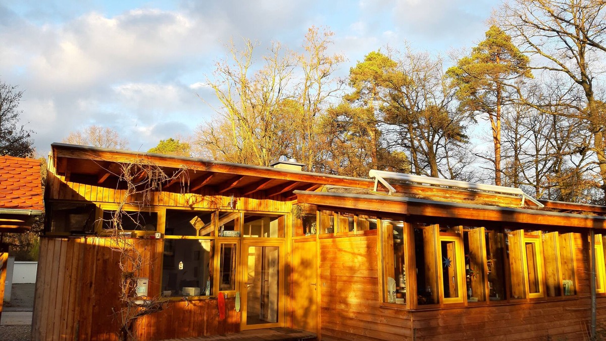 Denzenberg/Sand House | Fantastic bungalow in the green near the center