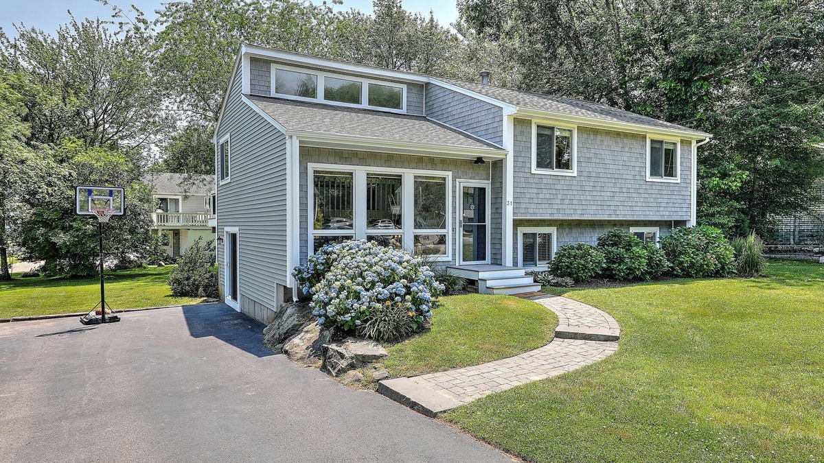 Bonnet Shores House | Fantastic Contemporary ,Min to Narr beach.