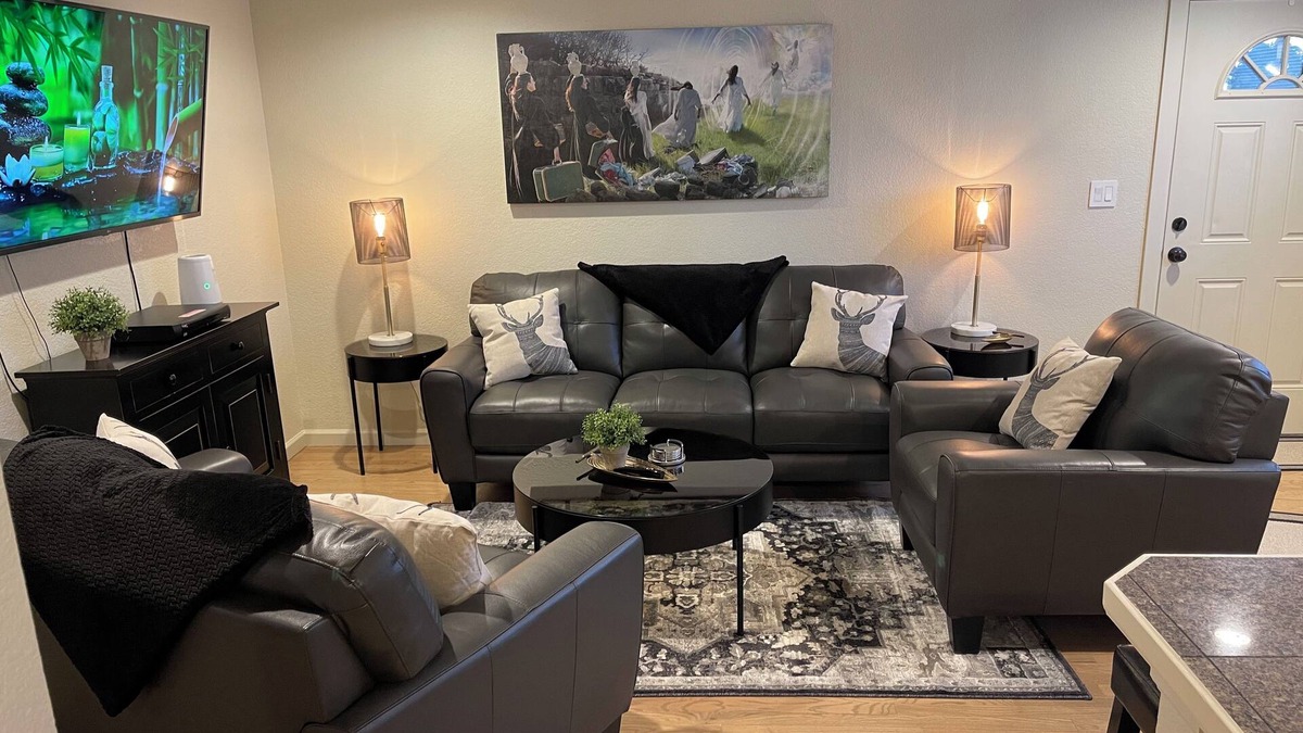 Berkley House | Fantastic Denver Location! 5 mins from every major highway! Mountain & Lake View