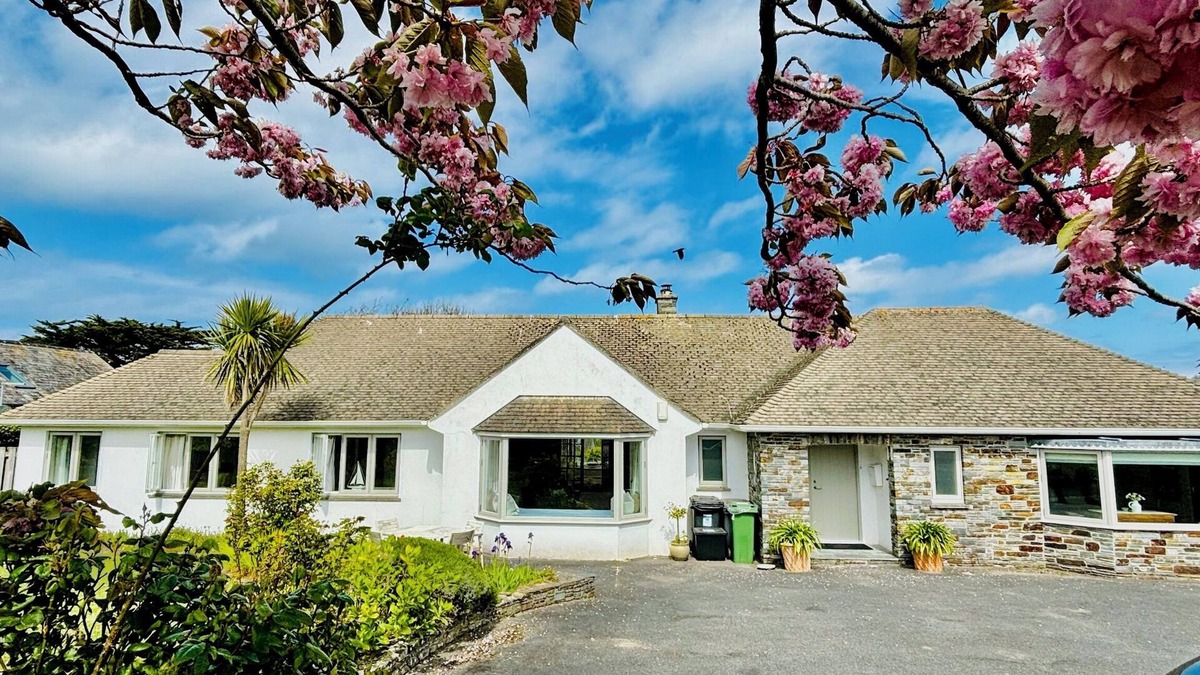 Constantine Bay House | Fantastic Holiday House Near Stunning Beach and Golf