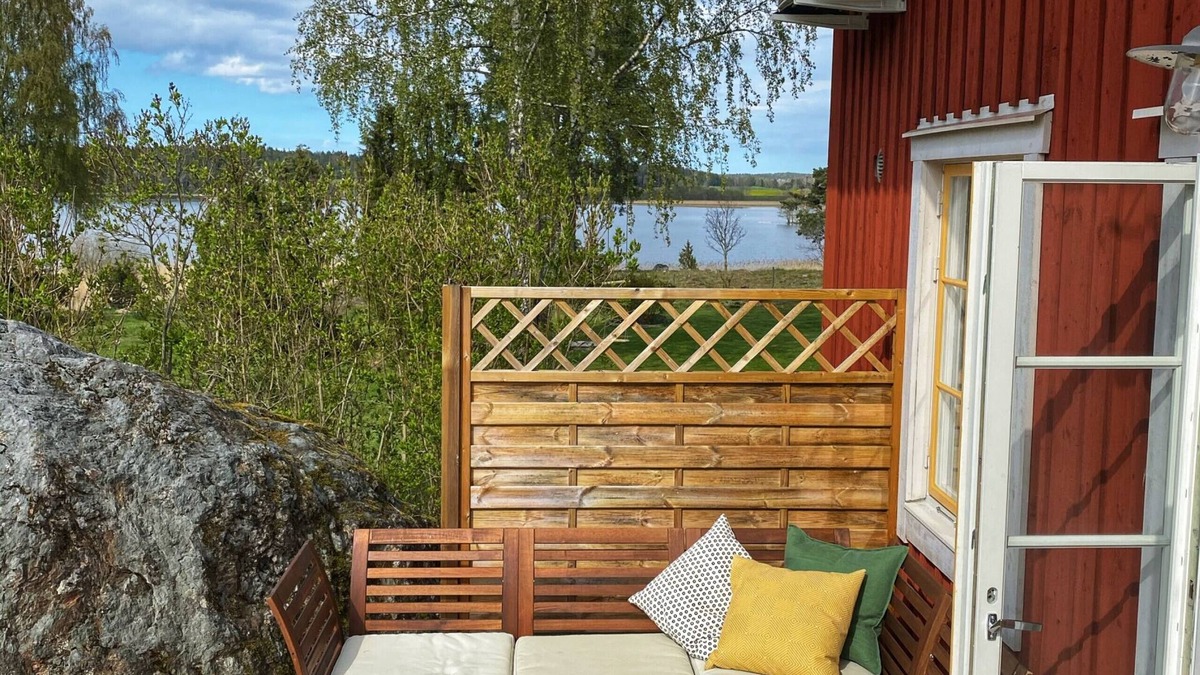 Gnesta Municipality House | Fantastic holiday home directly at the lake Nyckelsjön