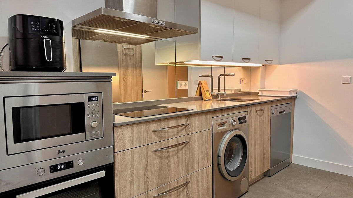 Indautxu Apartment | Fantastic home in the center of Bilbao + wifi