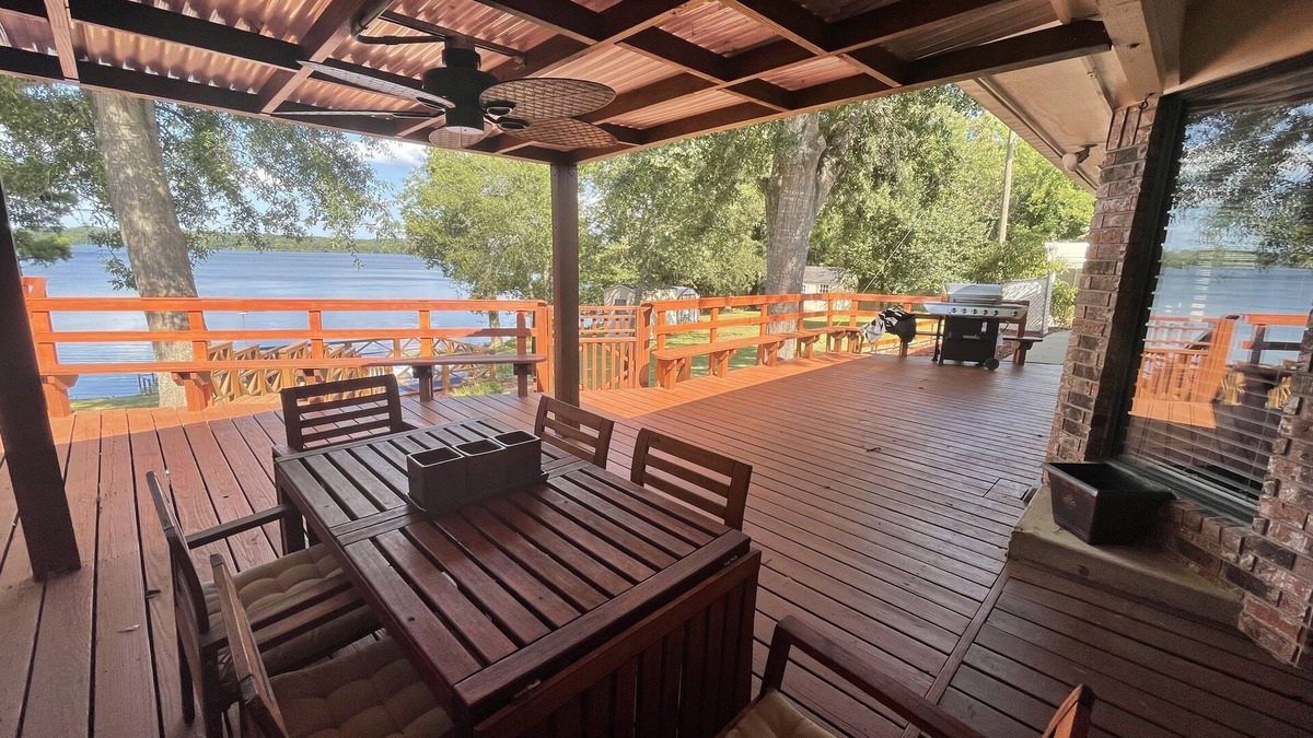 Cason House | Fantastic House in Lake Welsh, lake activities, Internet, Pet friendly