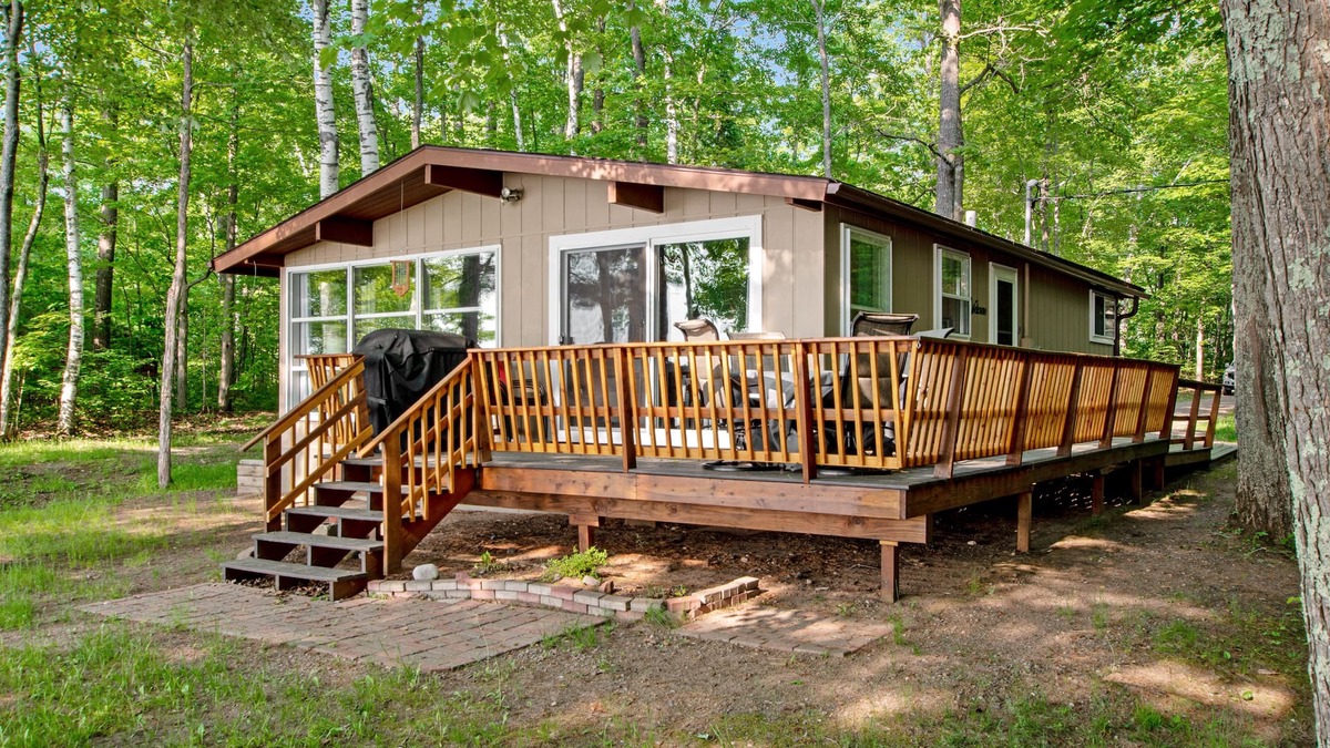 Manitowish Waters House | Fantastic lakefront home with fireplace, fast WiFi, washer/dryer & dog-friendly