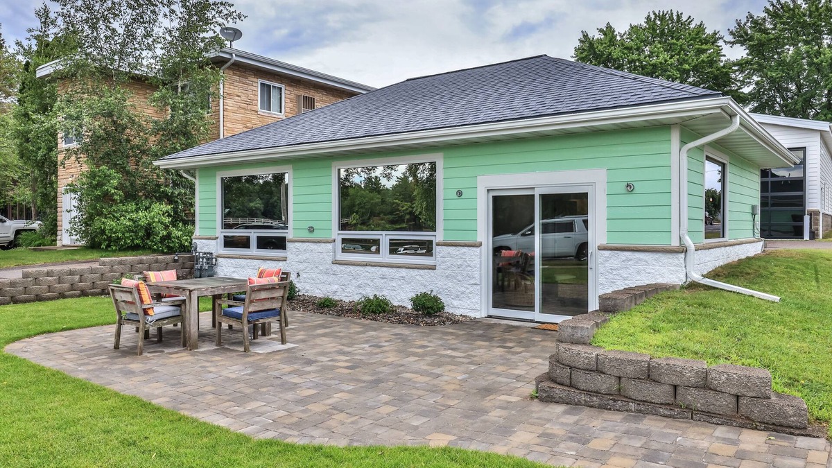 Minocqua Cottage | Fantastic lake cottage with shared dock, easy beach access, WiFi & central AC