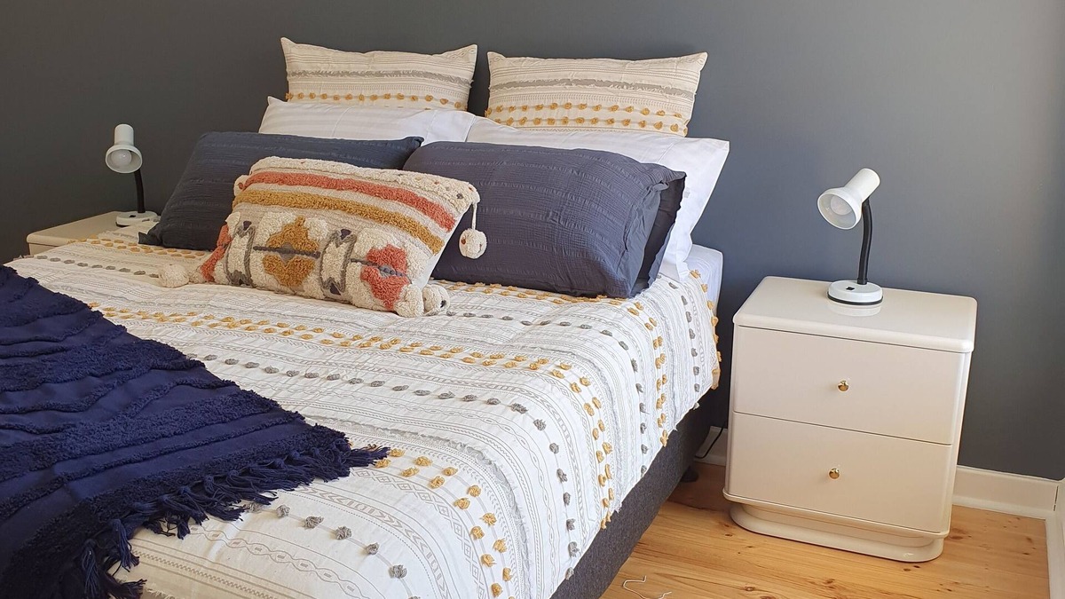 Glenelg East Apartment | Fantastic location, only a short walk to Jetty Rd or hop on a tram to the city.