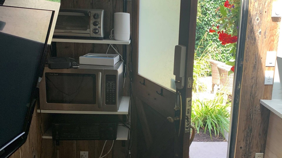 Riley Park-Little Mountain Cottage | Fantastic location, self-contained cozy studio suite with everything you need.