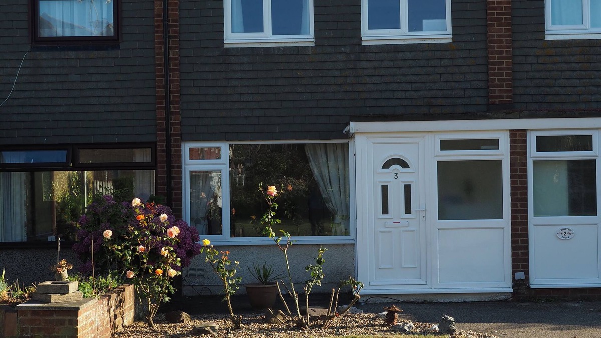 Rustington House | Fantastic location within easy walking distance of Beach, Park and Village.