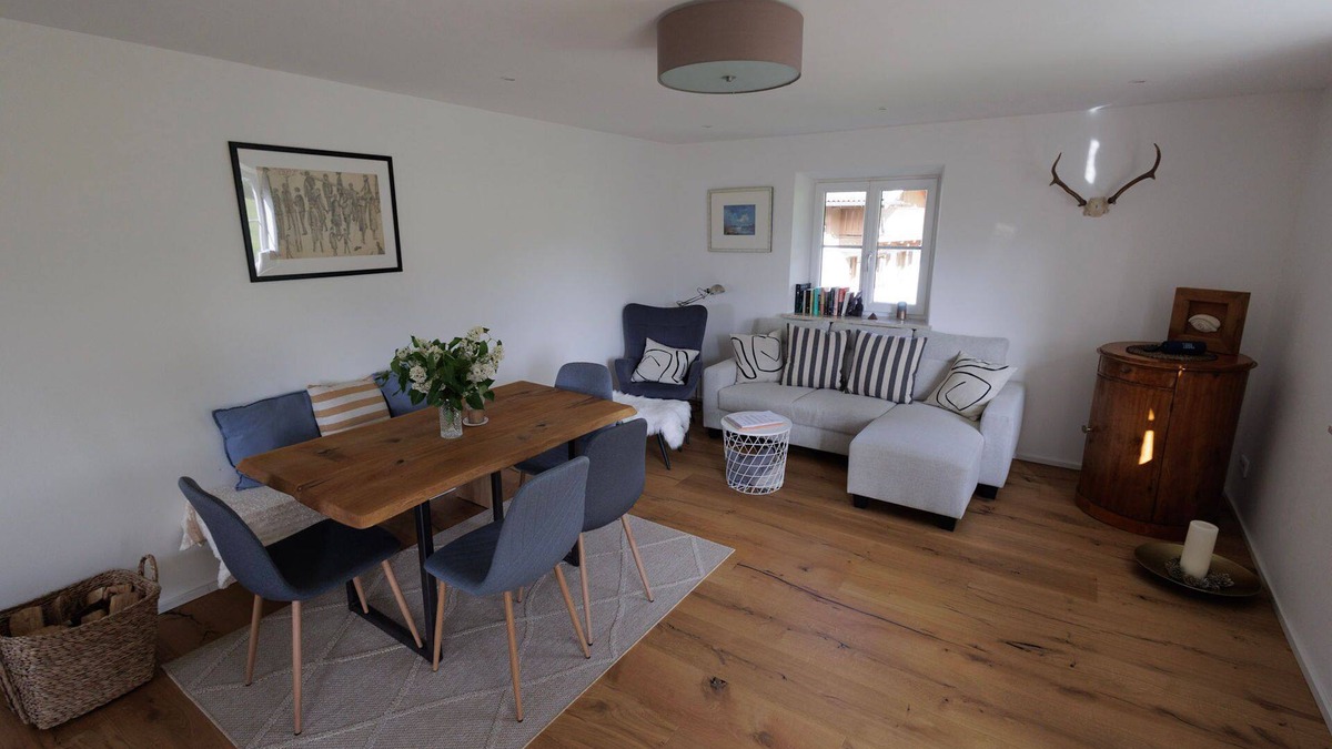 Gmain Apartment | Fantastic, modern apartment for 4 people above the rooftops of Bad Reichenhall
