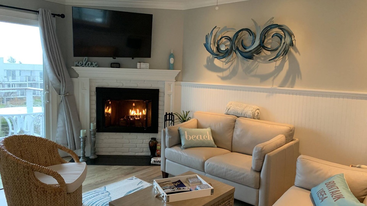 Montauk Apartment | Fantastic Ocean View! Very Short Walk to Beach!