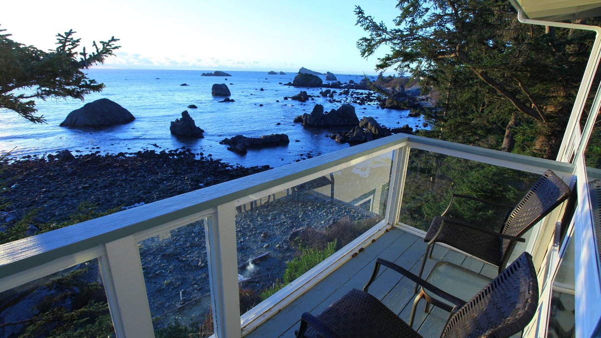 Crescent City North House | Fantastic Oceanfront Get Away With Awesome Views.