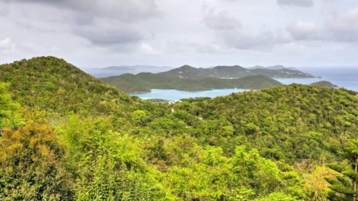 Ajax Peak Apartment | Fantastic Panoramic Views of The British Virgin Islands, Amazing Sunrises, Pool