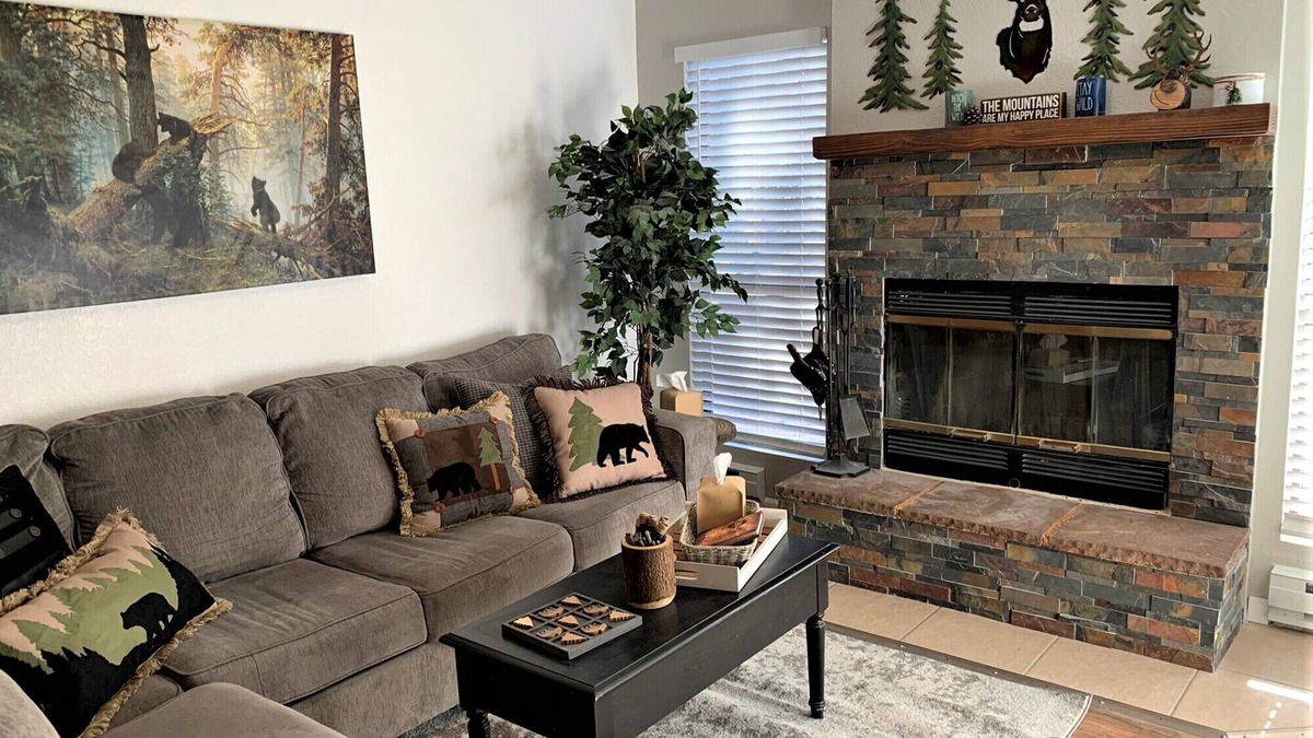 Show Low Condo | Fantastic renovated condo, ground floor close to Show Low Hospital, W/D in unit!