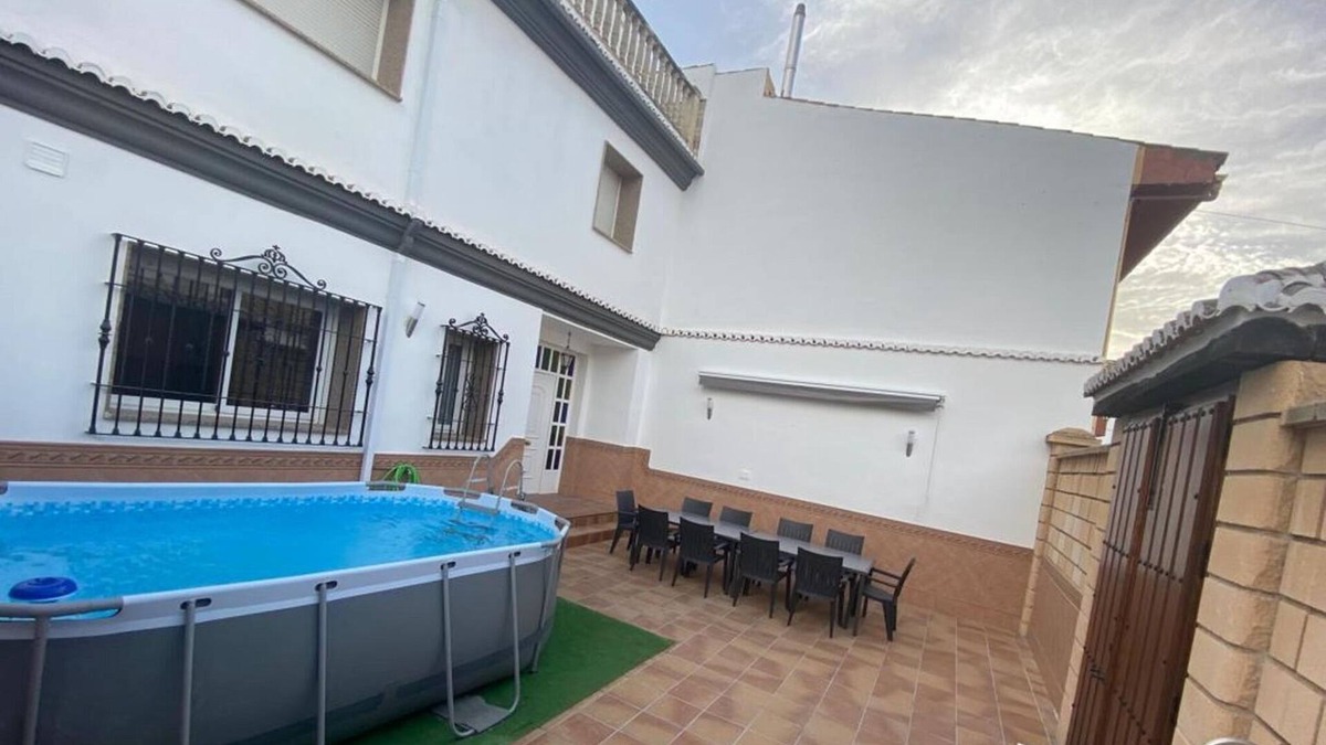 Montillana Ski Chalet | Fantastic Rural House in Montillana with swimming pool.