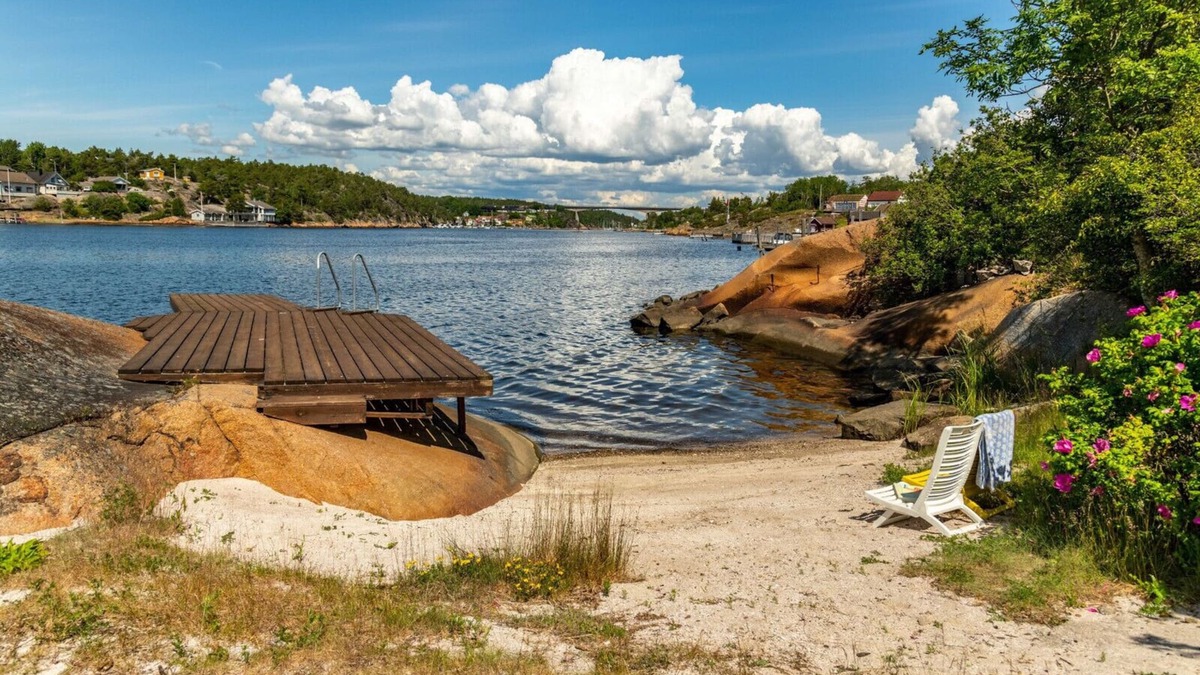 Fredrikstad Cabin | Fantastic sea cabin with private beach
