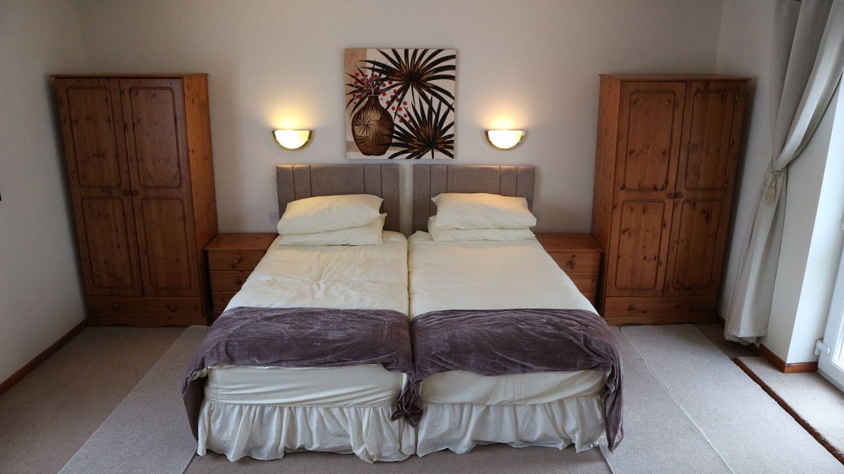 Caerleon Apartment | Fantastic self-catering apartment on the outskirts of Caerleon