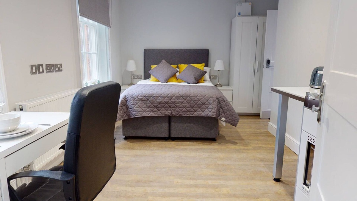 Coventry City Centre Apartment | Fantastic Self Contained Studio