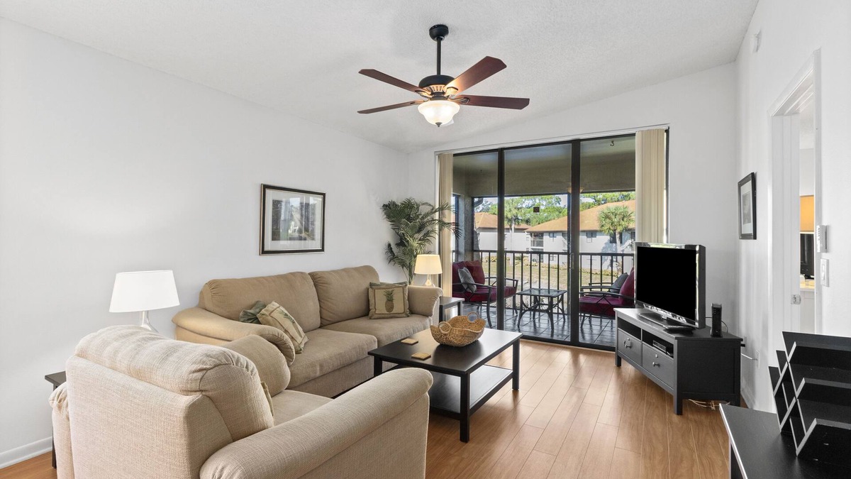 Trailer Estates Condo | Fantastic Shorewalk Vacation 2 bed/2 bath condo/Lake view/close to IMG, beaches