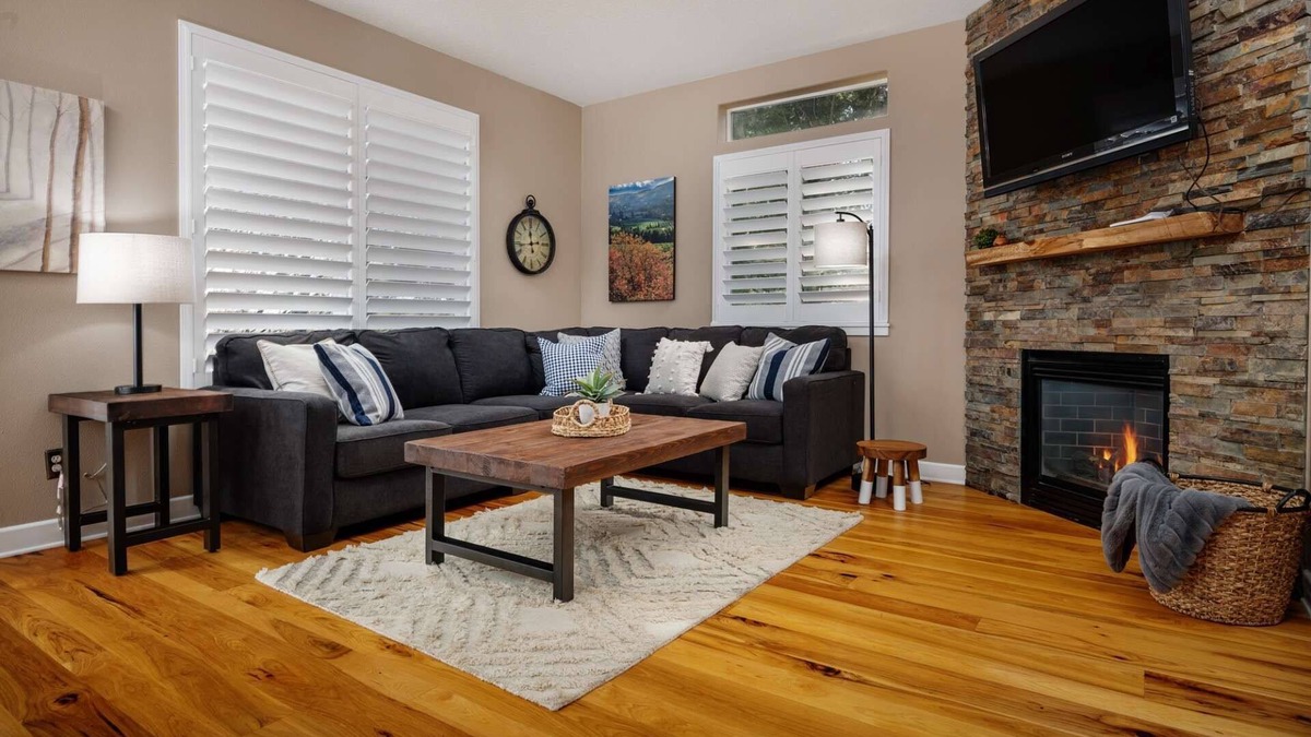 Beaverton House | Fantastic Suburban Escape w/Patio and Green Space Beyond, Close to Intel and Nike, Short Walk 2 MAX