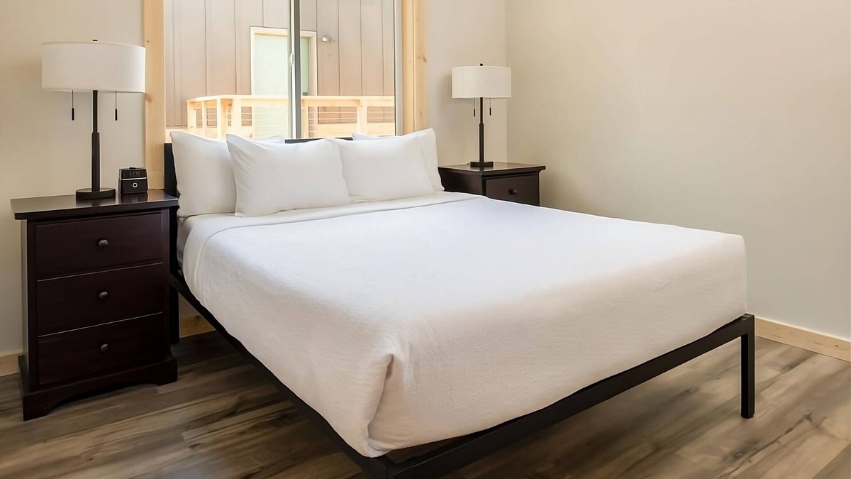 Boardman Hotel | Fantastic Sunsets & the Best Views! Gorgeous Room w/Outdoor Pool & Free Parking