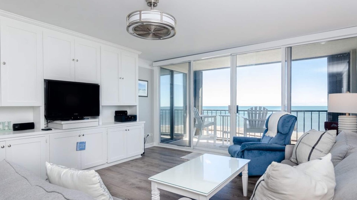 Wrightsville Beach Condo | Fantastic upgraded Station One condo