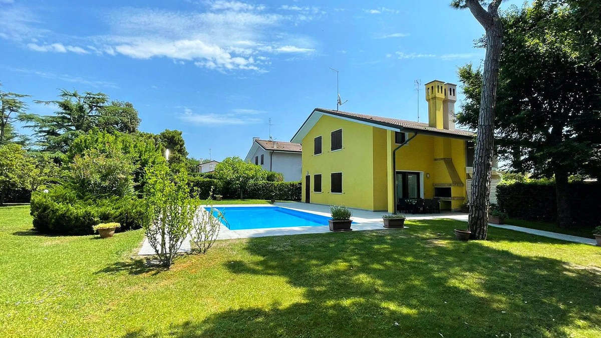 Isola Albarella Villa | Fantastic Villa with pool for 7 guests on Albarella