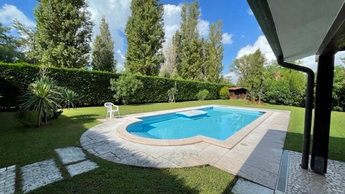 Isola Albarella Villa | Fantastic villa with pool surrounded by nature