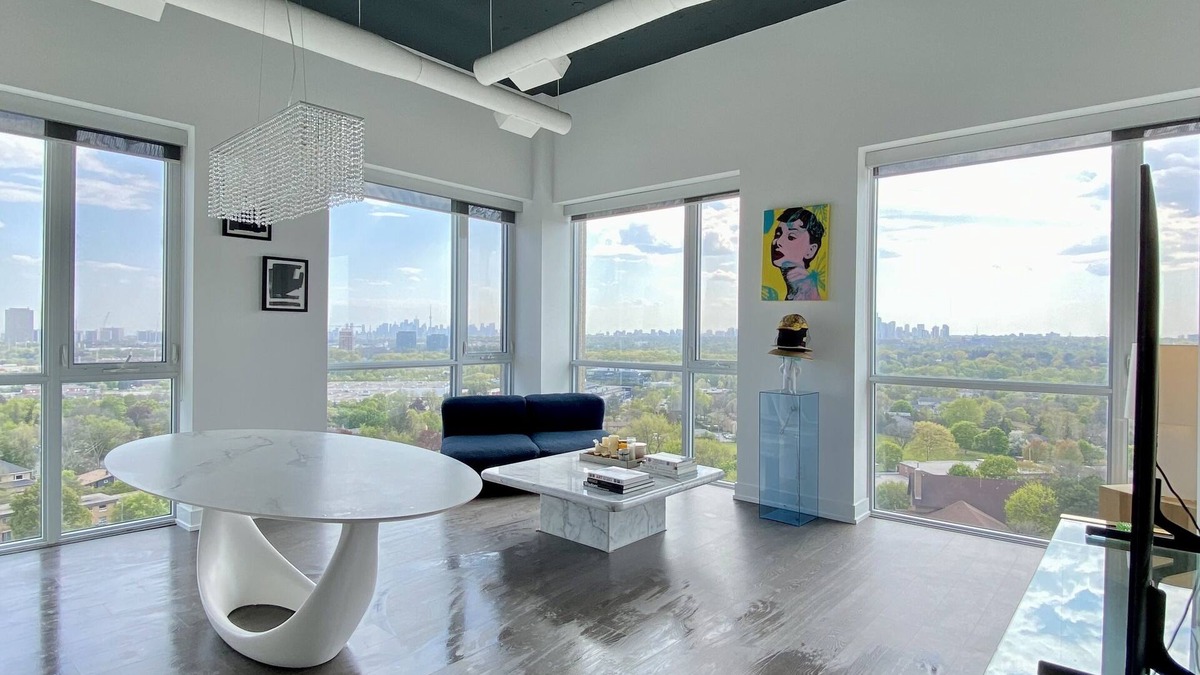 North York Condo | Fantastic View 12ft Ceiling Penthouse/pet Friendly