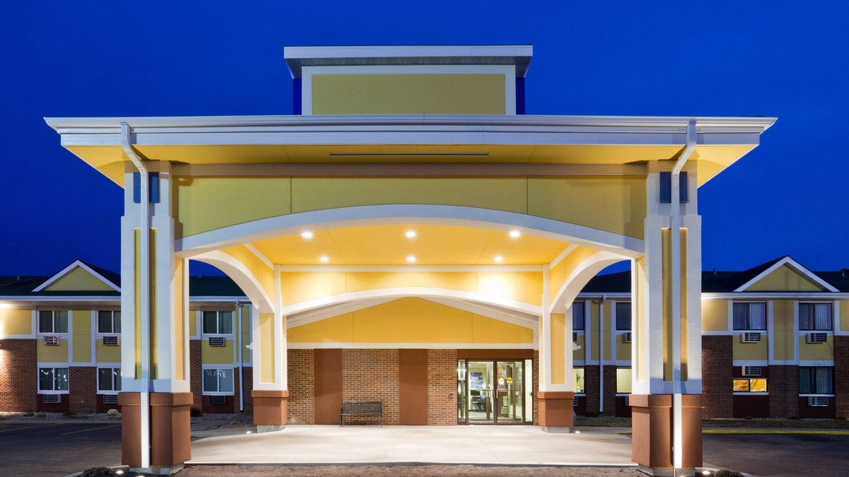 Fargo Hotel | Fargo Inn and Suites