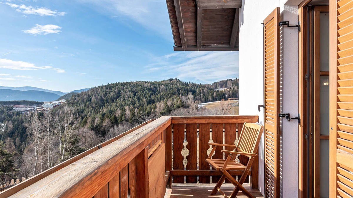 Collalbo Apartment | Farm 'Alpin Farm Linde' with Mountain View, Shared Garden and Wi-Fi