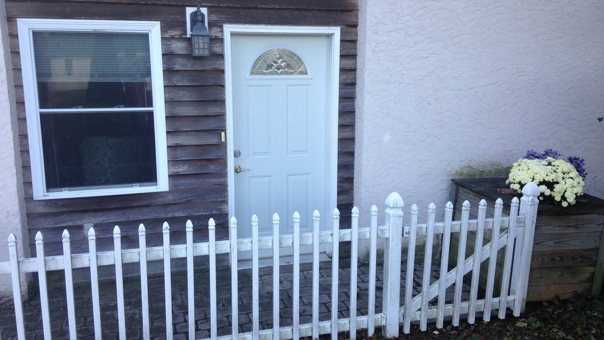 Ramblewood Apartment | Farm cottage for football/graduation weekends.