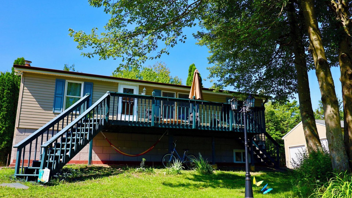 Tunkhannock Township House | Farm Country House with Pool and Huge Property