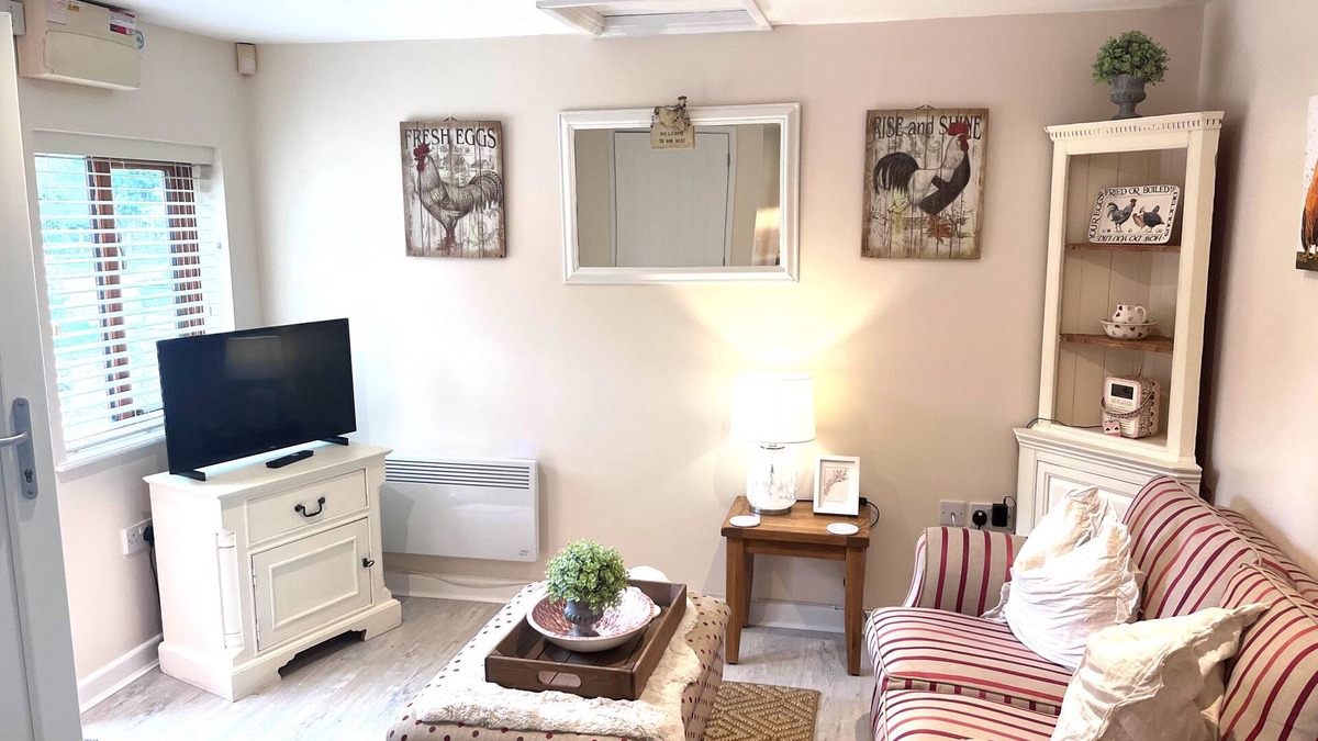 Wickhamford Cottage | Farm End Cottage - sleeps 2 guests in 1 bedroom