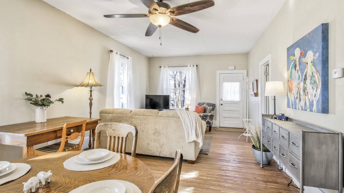 Florence House | Farm House in the Canyon Lands of Colorado, 2 BR, WiFi, Cable TV, Pets with Fee