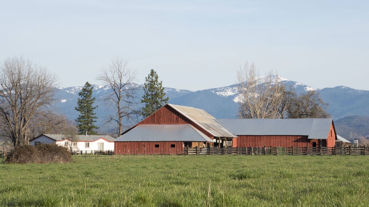 Hornbrook House | Farm House on the Klamath River