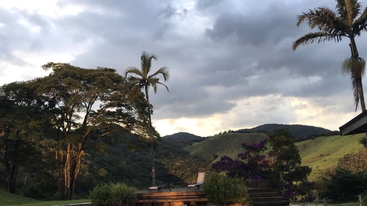 Monteiro Lobato Cottage | Farm house with 360° view - privacy on top of the mountain with native forest.