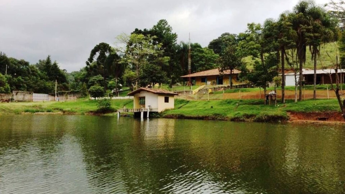 Sao Joao Novo House | FARM HOUSE WITH 5 SUITES AND LAKE FOR SPORT FISHING